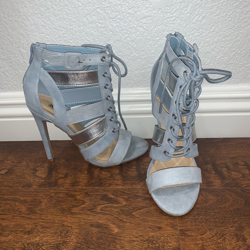 Never worn blue heels